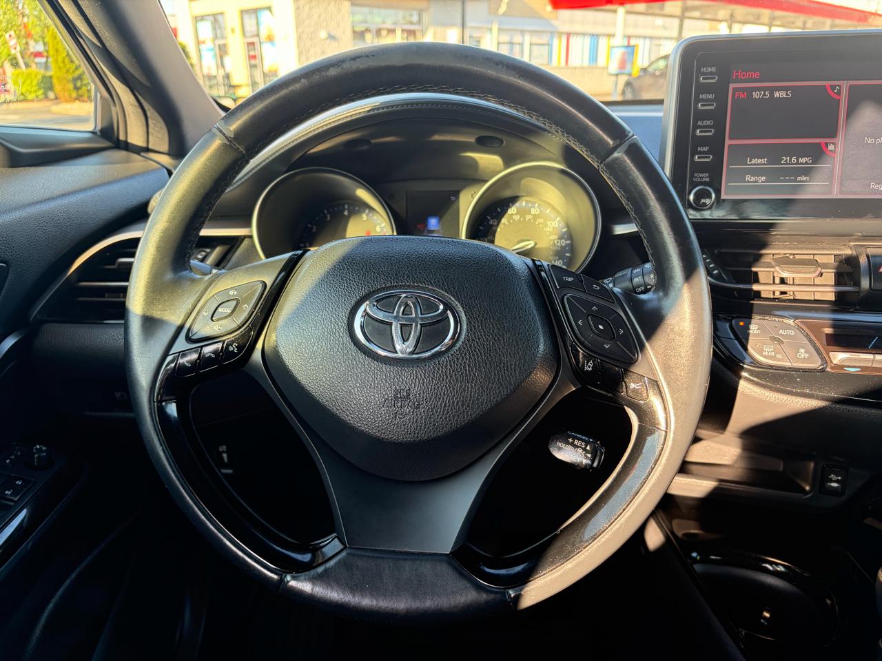 Toyota C-HR XLE 4D SUV 2019