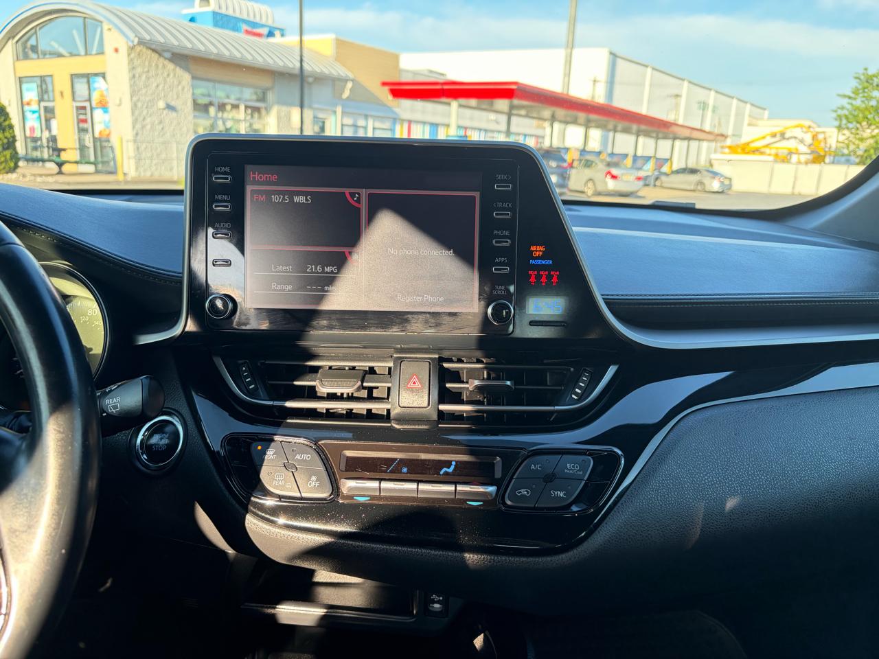 Toyota C-HR XLE 4D SUV 2019