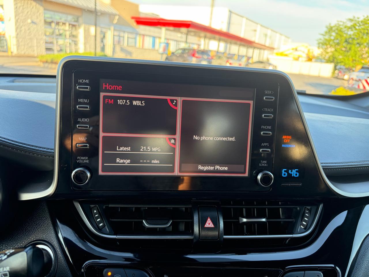 Toyota C-HR XLE 4D SUV 2019