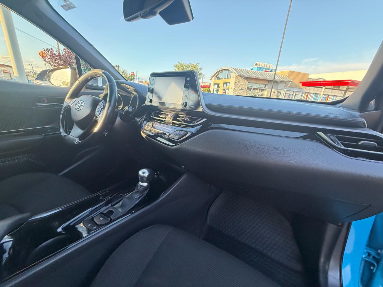 Toyota C-HR XLE 4D SUV 2019