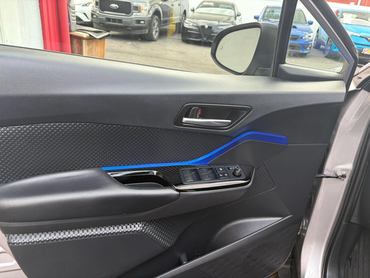 Toyota C-HR XLE 2020