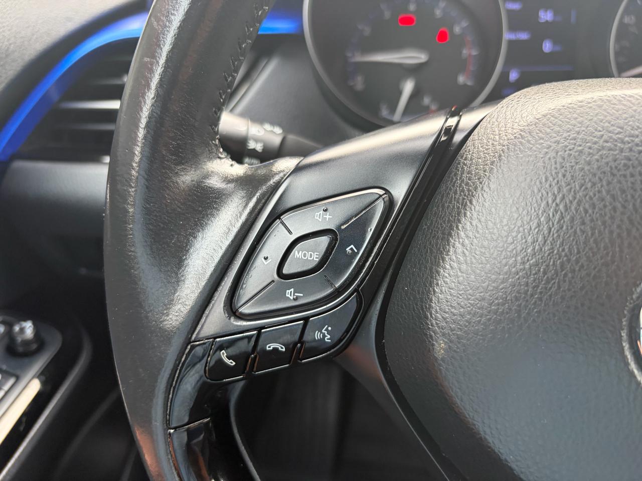 Toyota C-HR XLE 2020