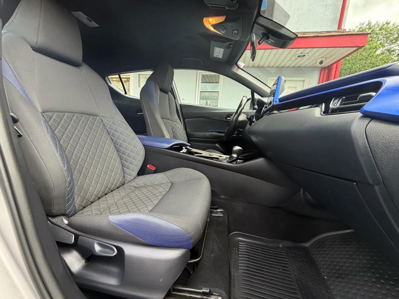 Toyota C-HR XLE 2020