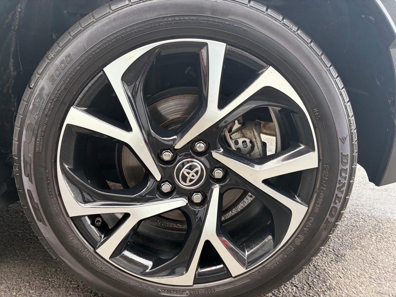 Toyota C-HR XLE 2020