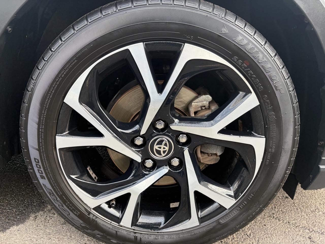 Toyota C-HR XLE 2020