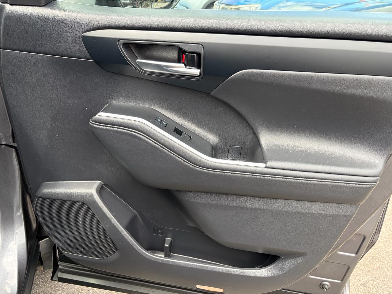 Toyota Highlander XLE Nav AWD V6 2021