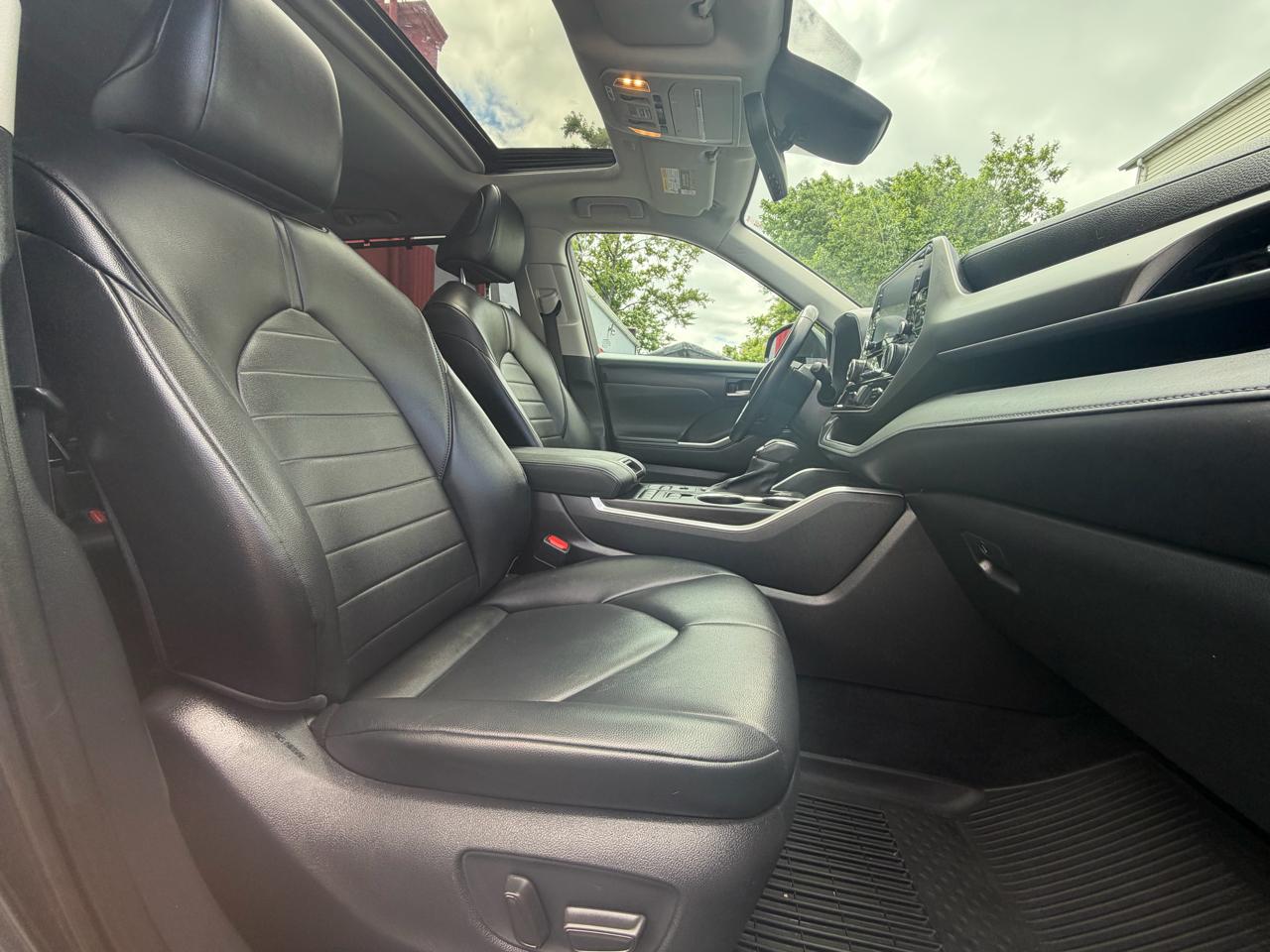 Toyota Highlander XLE Nav AWD V6 2021
