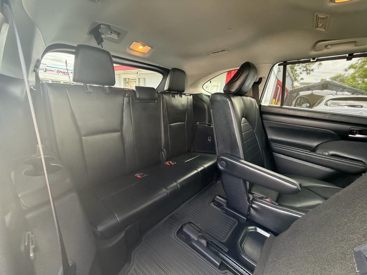 Toyota Highlander XLE Nav AWD V6 2021