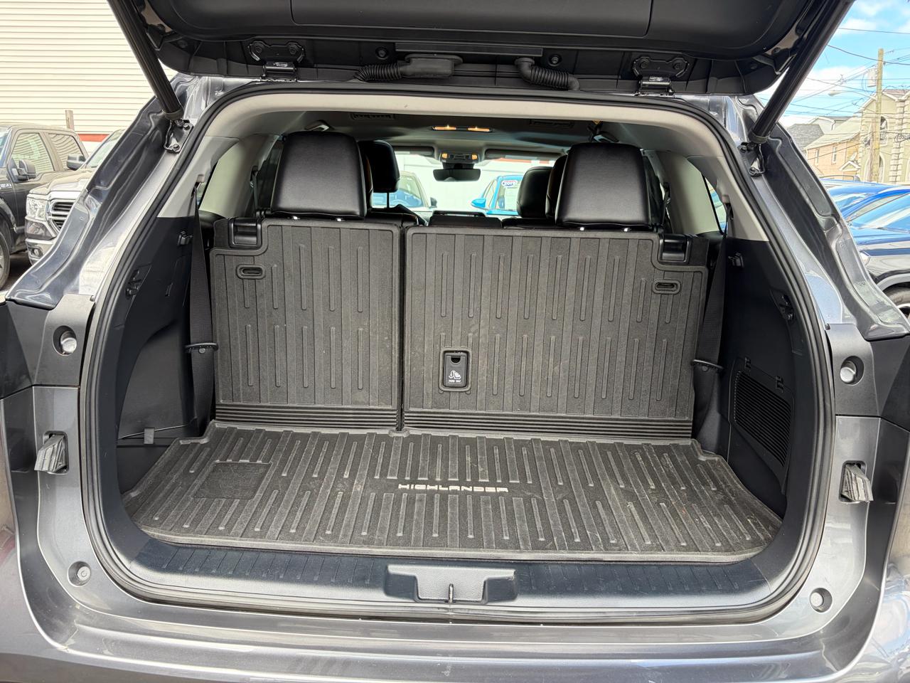 Toyota Highlander XLE Nav AWD V6 2021