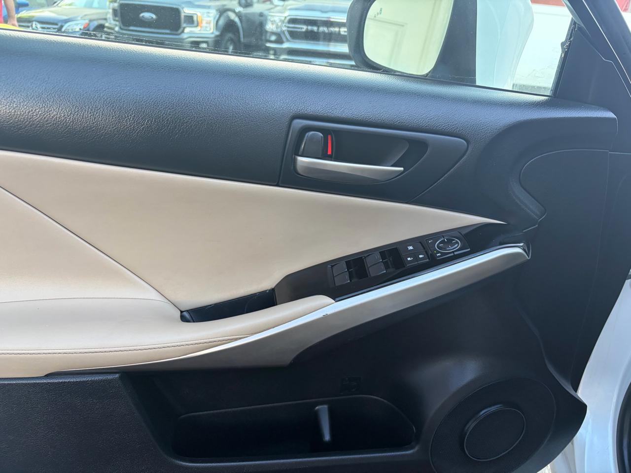 Lexus IS 300 AWD 2017