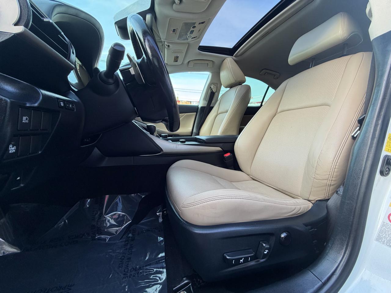 Lexus IS 300 AWD 2017