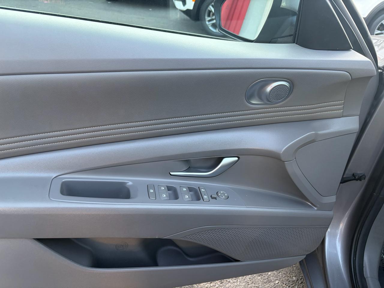 Hyundai Elantra SEL 2023