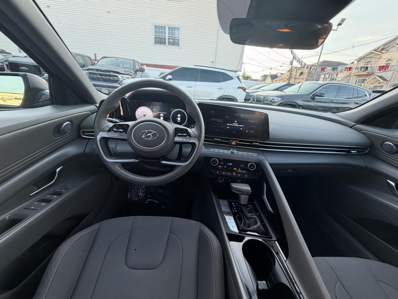 Hyundai Elantra SEL 2023