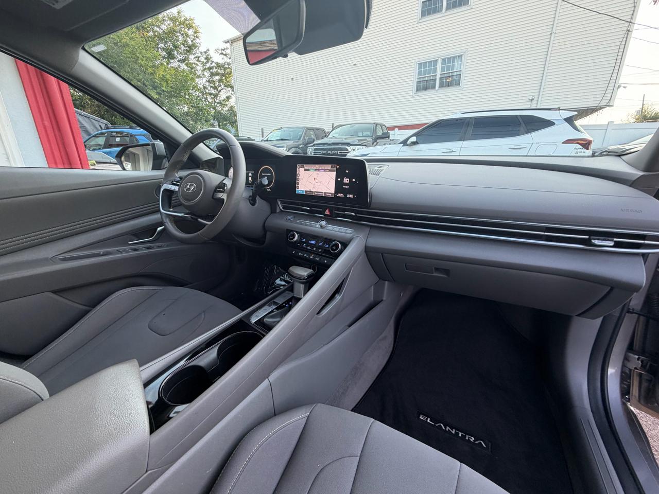 Hyundai Elantra SEL 2023