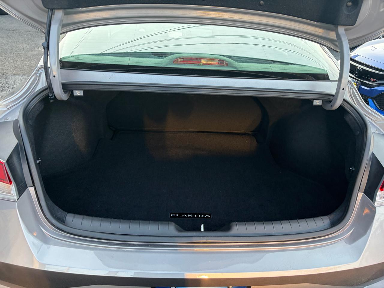 Hyundai Elantra SEL 2023
