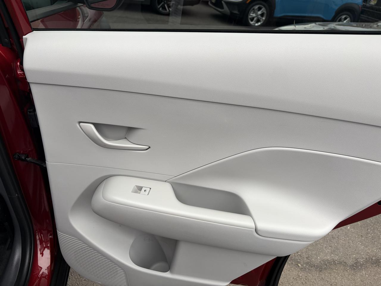 Hyundai Kona SEL 2025