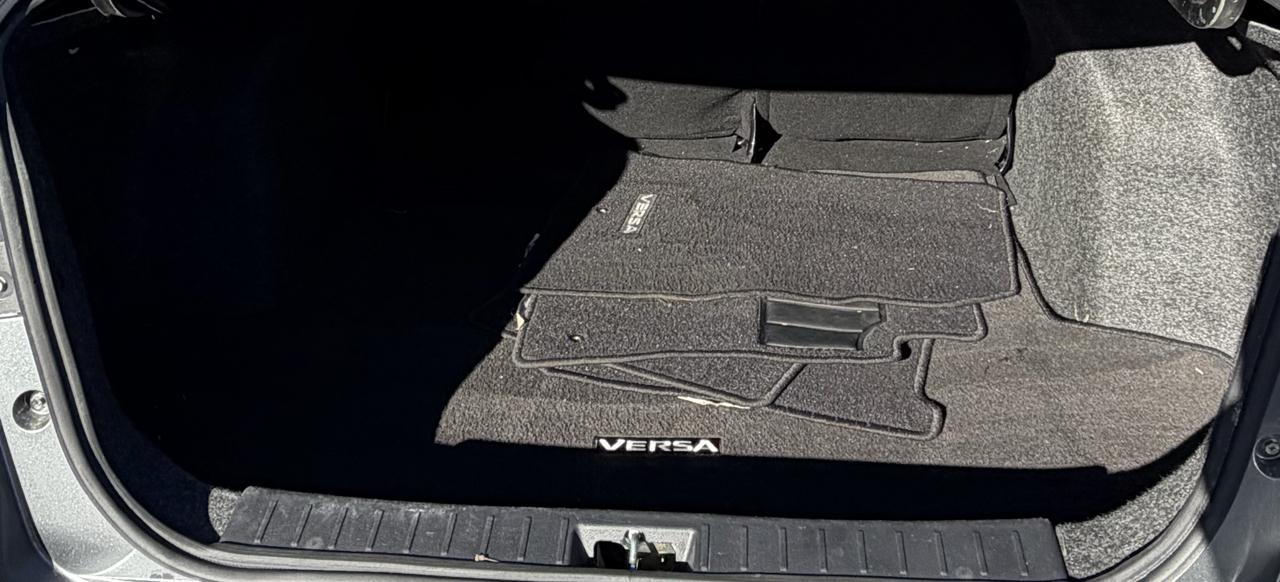 Nissan Versa SV 2020