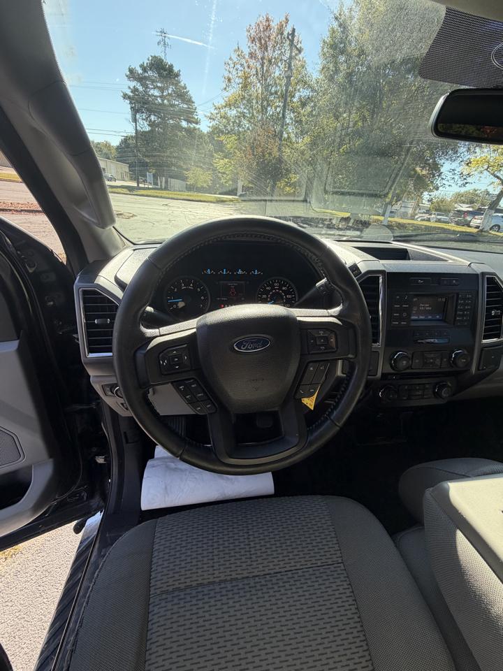 Ford F-150 XL SuperCrew 5.5-ft. Bed 2WD 2016