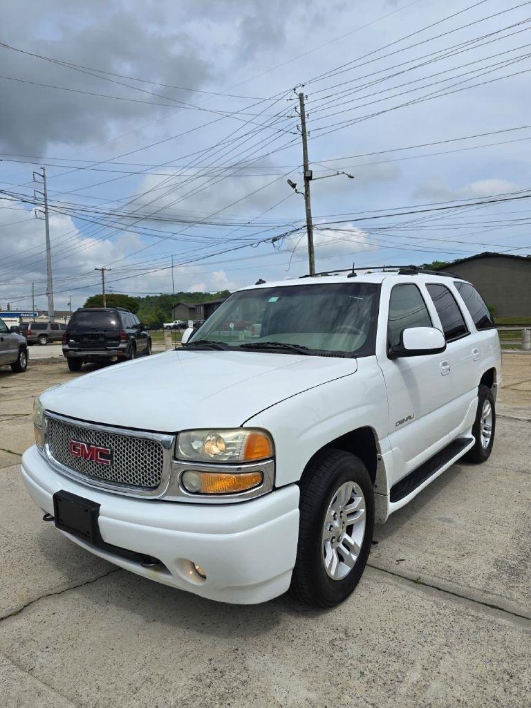 2003 GMC Yukon Denali's photo