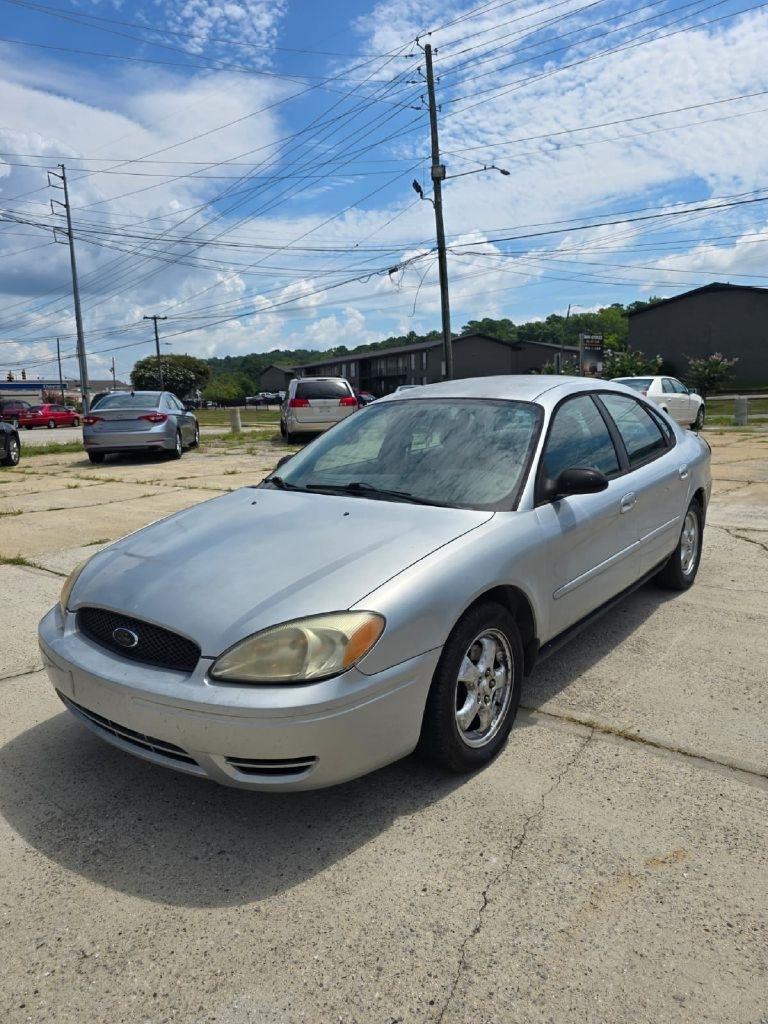 2005 Ford Taurus SE