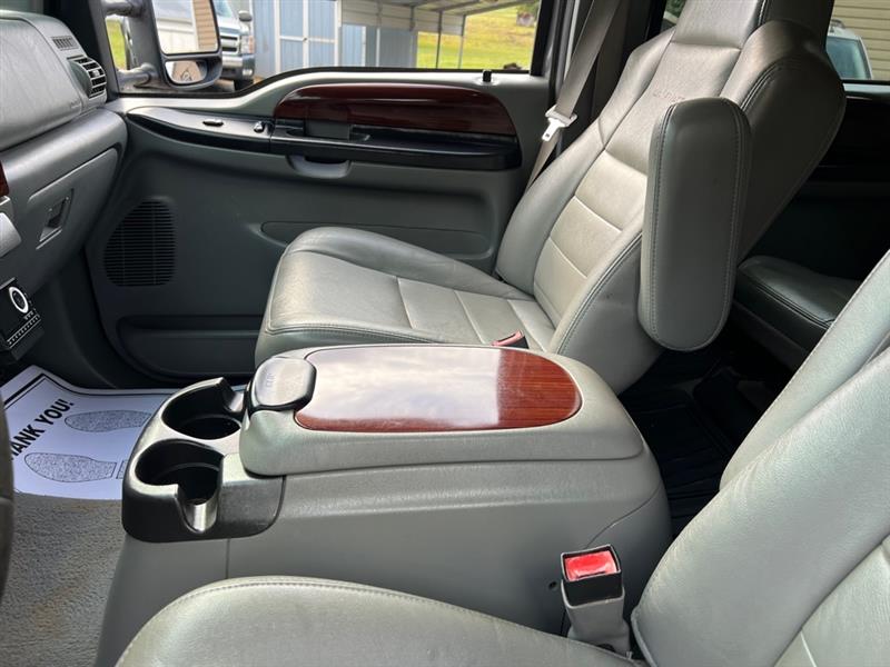 Ford F-350 SD XL Crew Cab 4WD 2006