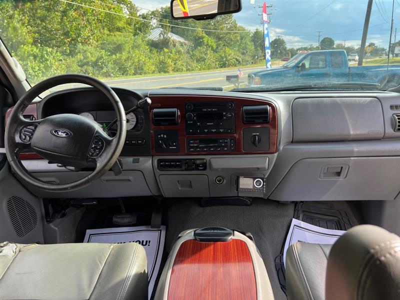 Ford F-350 SD XL Crew Cab 4WD 2006