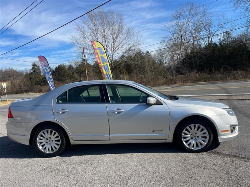 Ford Fusion Hybrid Sedan 2011