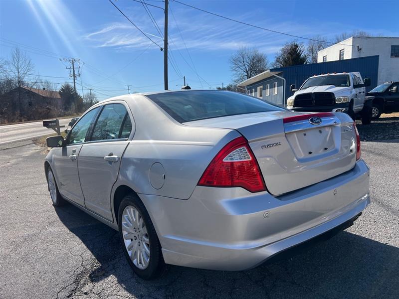 Ford Fusion Hybrid Sedan 2011