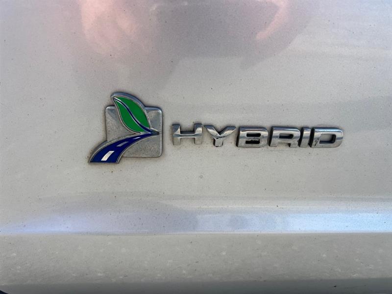 Ford Fusion Hybrid Sedan 2011