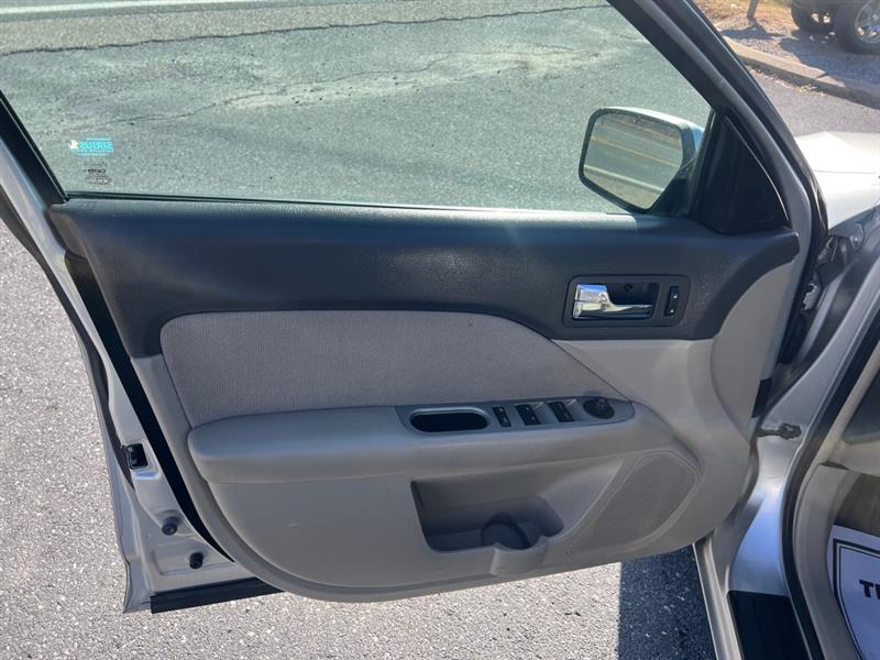 Ford Fusion Hybrid Sedan 2011