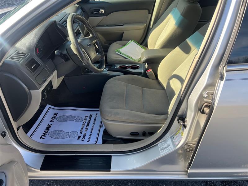 Ford Fusion Hybrid Sedan 2011