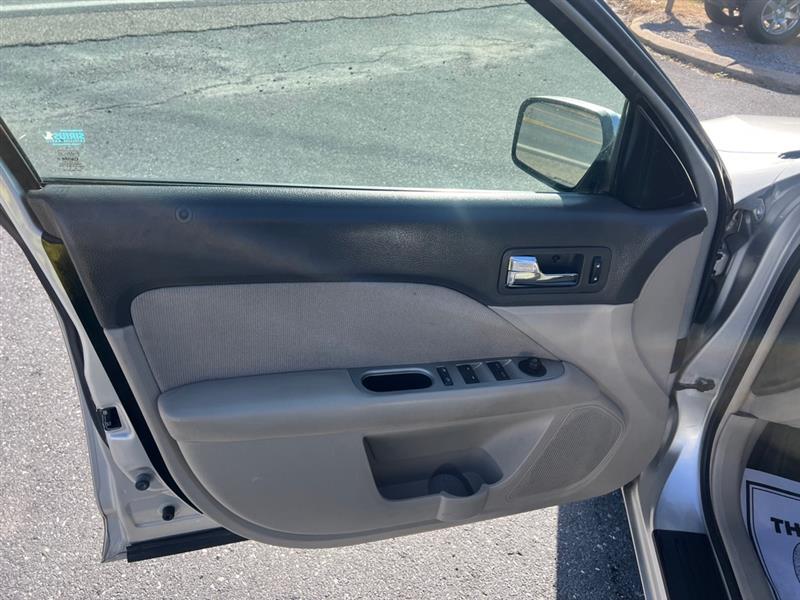 Ford Fusion Hybrid Sedan 2011