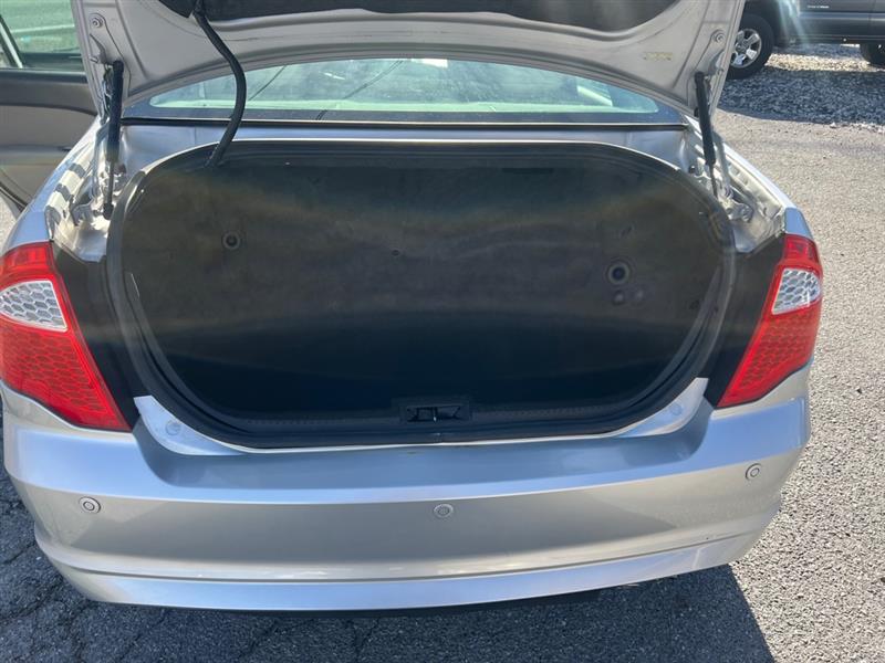 Ford Fusion Hybrid Sedan 2011