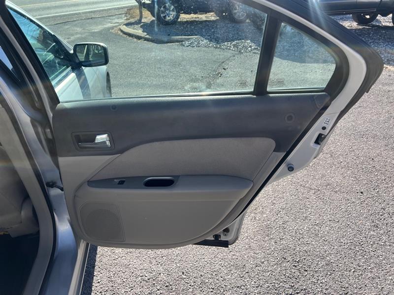 Ford Fusion Hybrid Sedan 2011