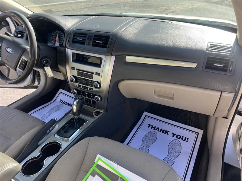 Ford Fusion Hybrid Sedan 2011