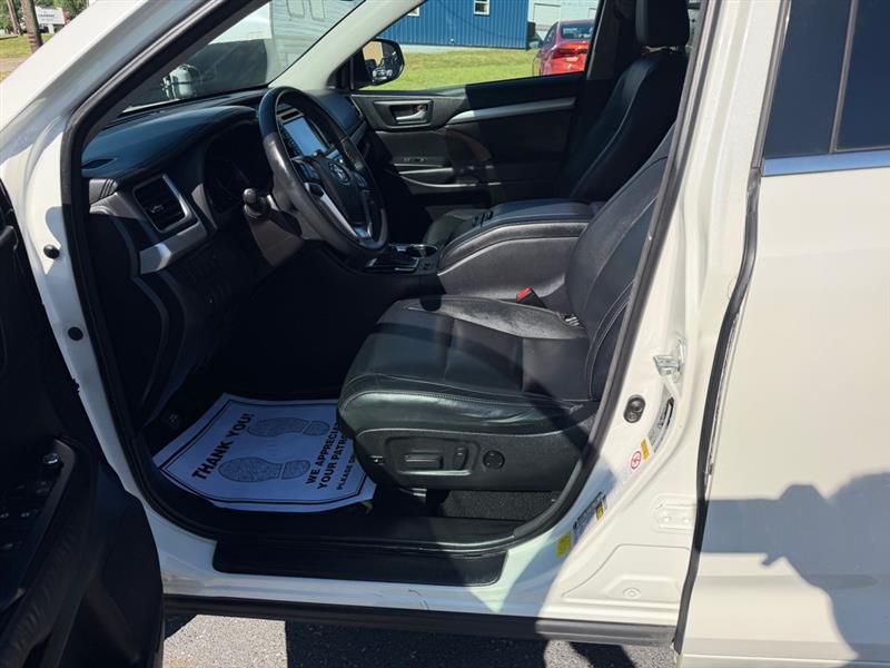 Toyota Highlander XLE FWD V6 2015