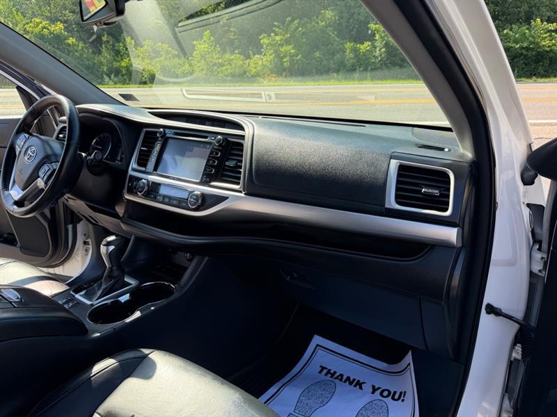 Toyota Highlander XLE FWD V6 2015