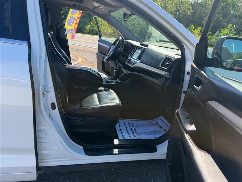 Toyota Highlander XLE FWD V6 2015