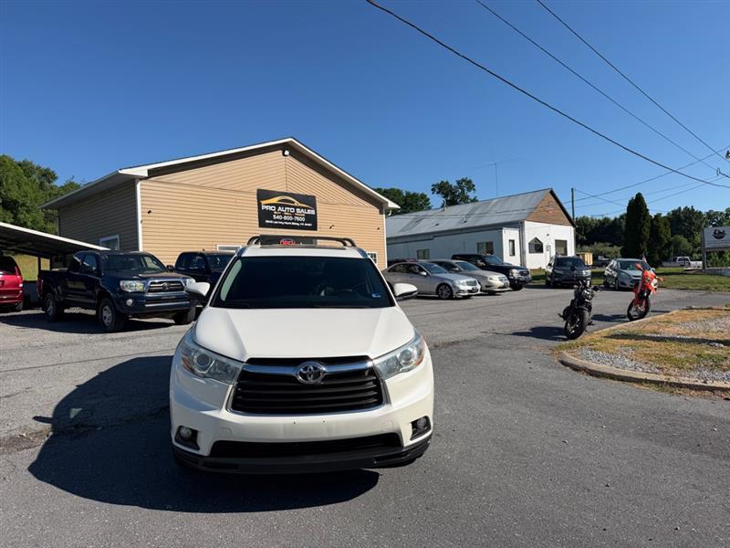 Toyota Highlander XLE FWD V6 2015