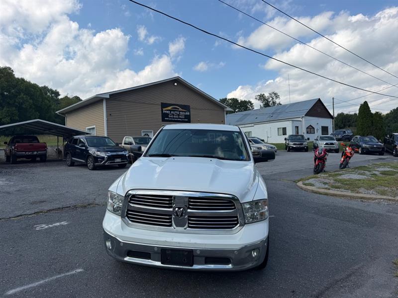 RAM 1500 SLT Crew Cab SWB 4WD 2016