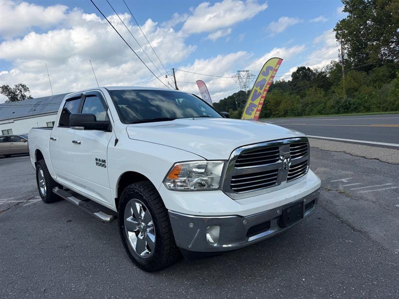 RAM 1500 SLT Crew Cab SWB 4WD 2016