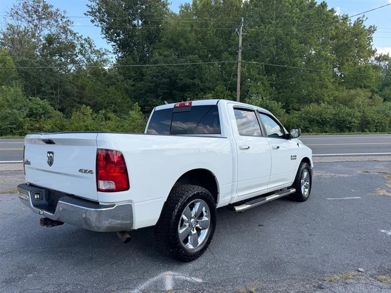 RAM 1500 SLT Crew Cab SWB 4WD 2016