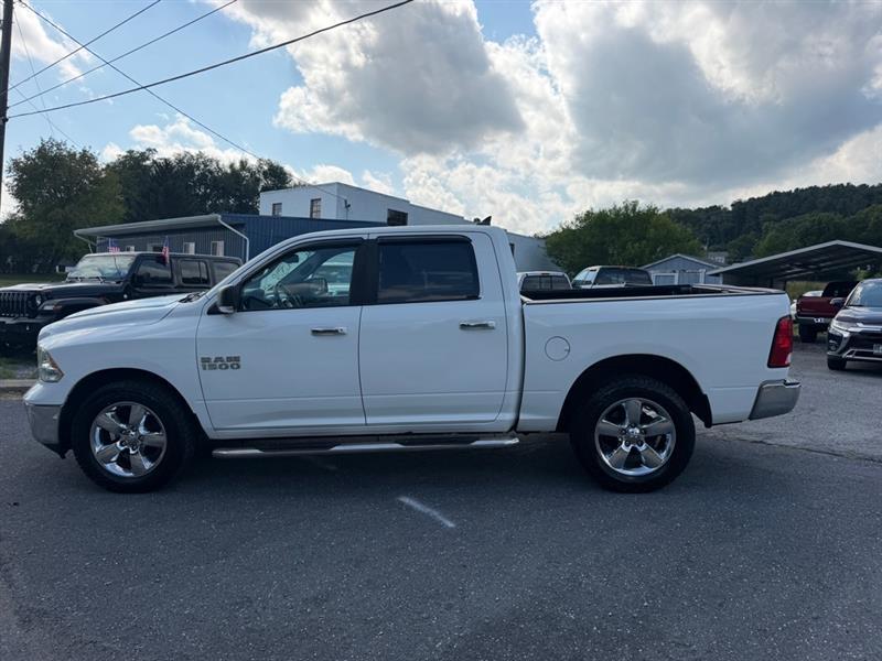 RAM 1500 SLT Crew Cab SWB 4WD 2016