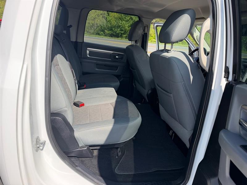 RAM 1500 SLT Crew Cab SWB 4WD 2016