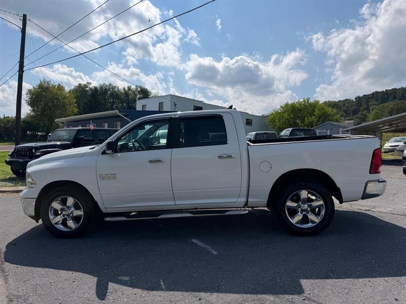 RAM 1500 SLT Crew Cab SWB 4WD 2016