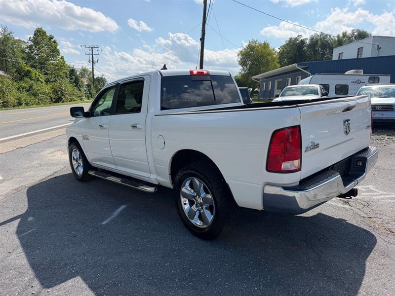 RAM 1500 SLT Crew Cab SWB 4WD 2016