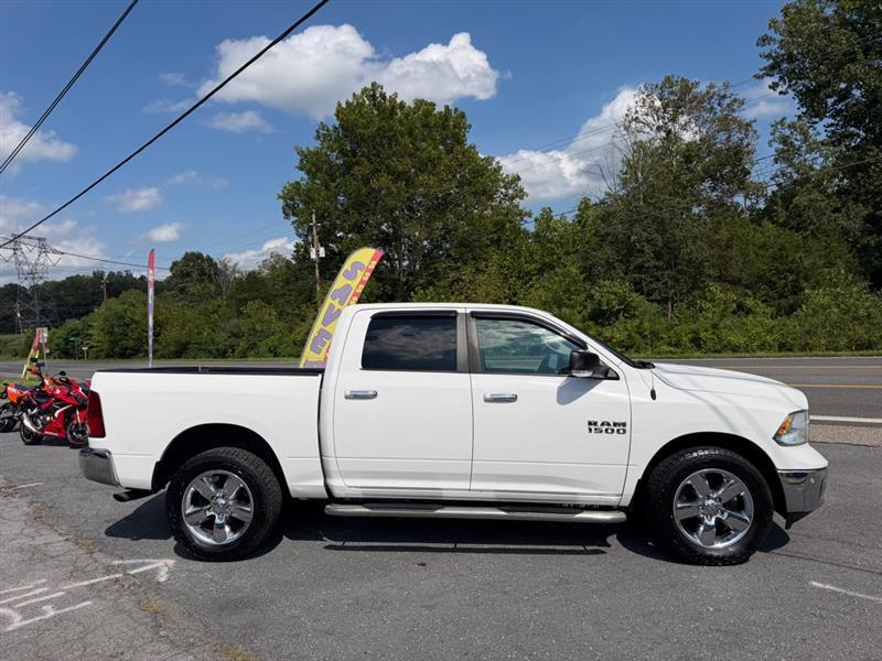 RAM 1500 SLT Crew Cab SWB 4WD 2016