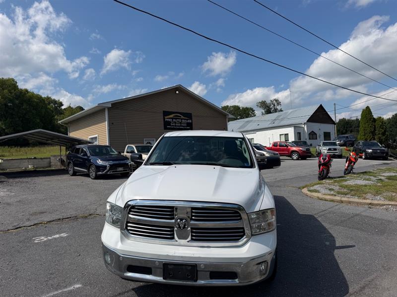 RAM 1500 SLT Crew Cab SWB 4WD 2016