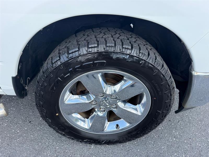 RAM 1500 SLT Crew Cab SWB 4WD 2016