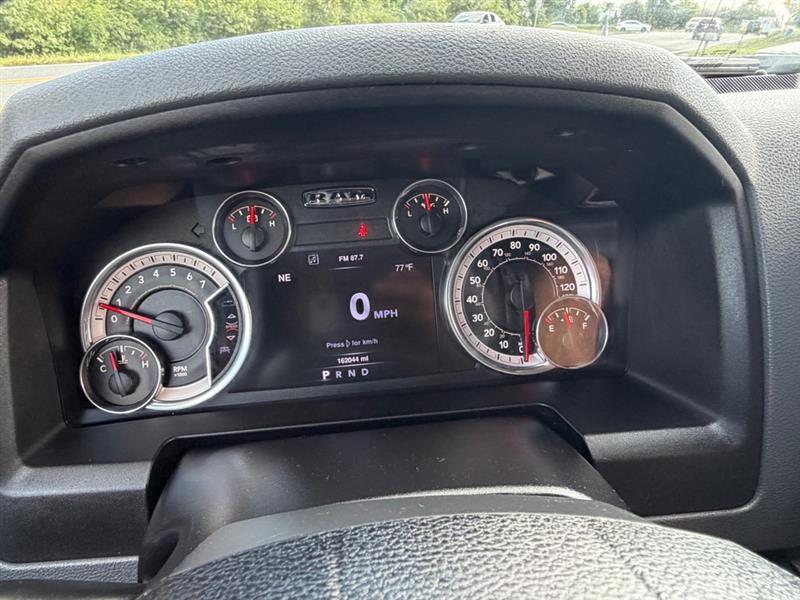 RAM 1500 SLT Crew Cab SWB 4WD 2016